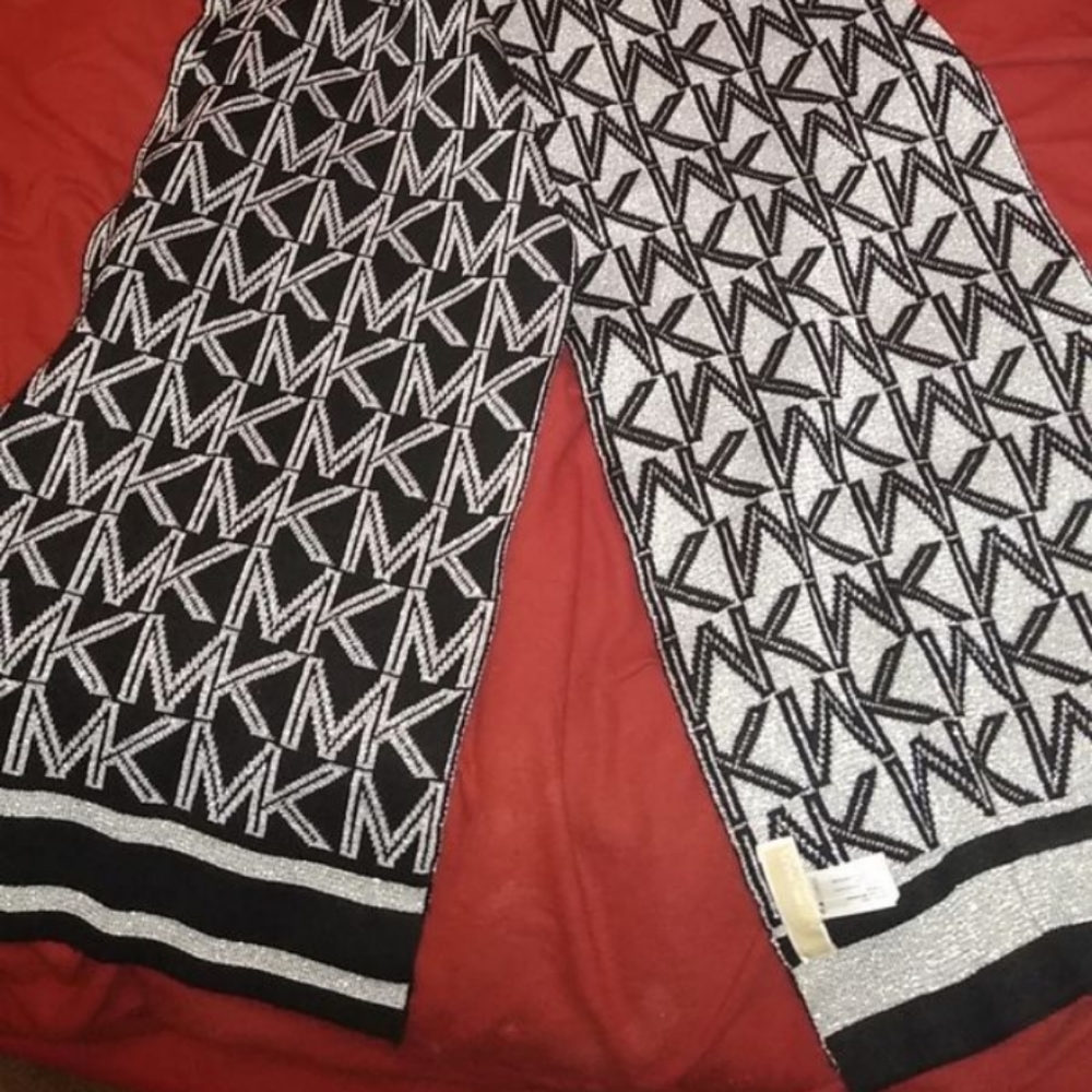 Michael kors scarf